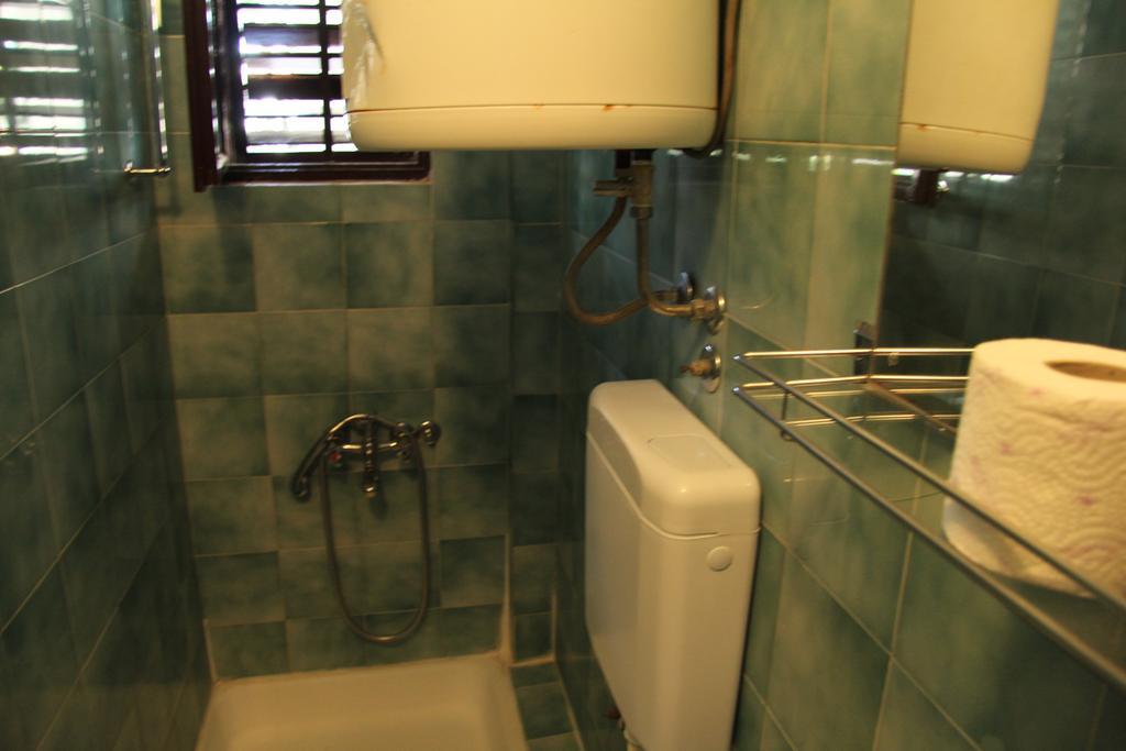 Novalja Guesthouse Economy Rooms Esterno foto