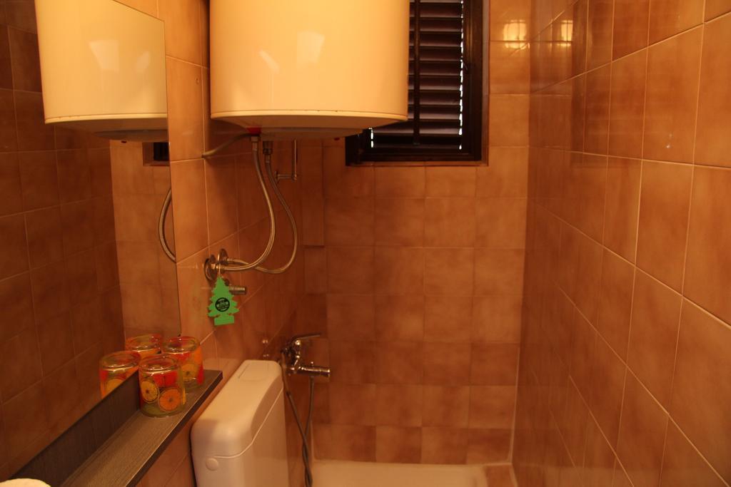 Novalja Guesthouse Economy Rooms Esterno foto