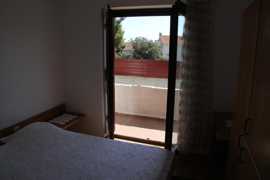Novalja Guesthouse Economy Rooms Esterno foto