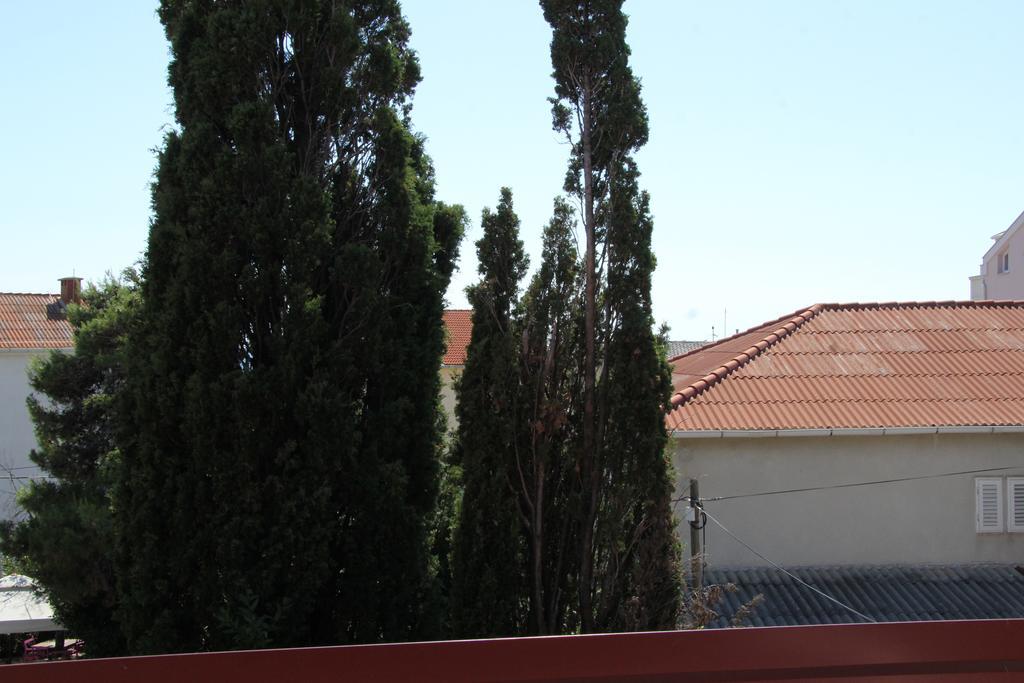 Novalja Guesthouse Economy Rooms Esterno foto