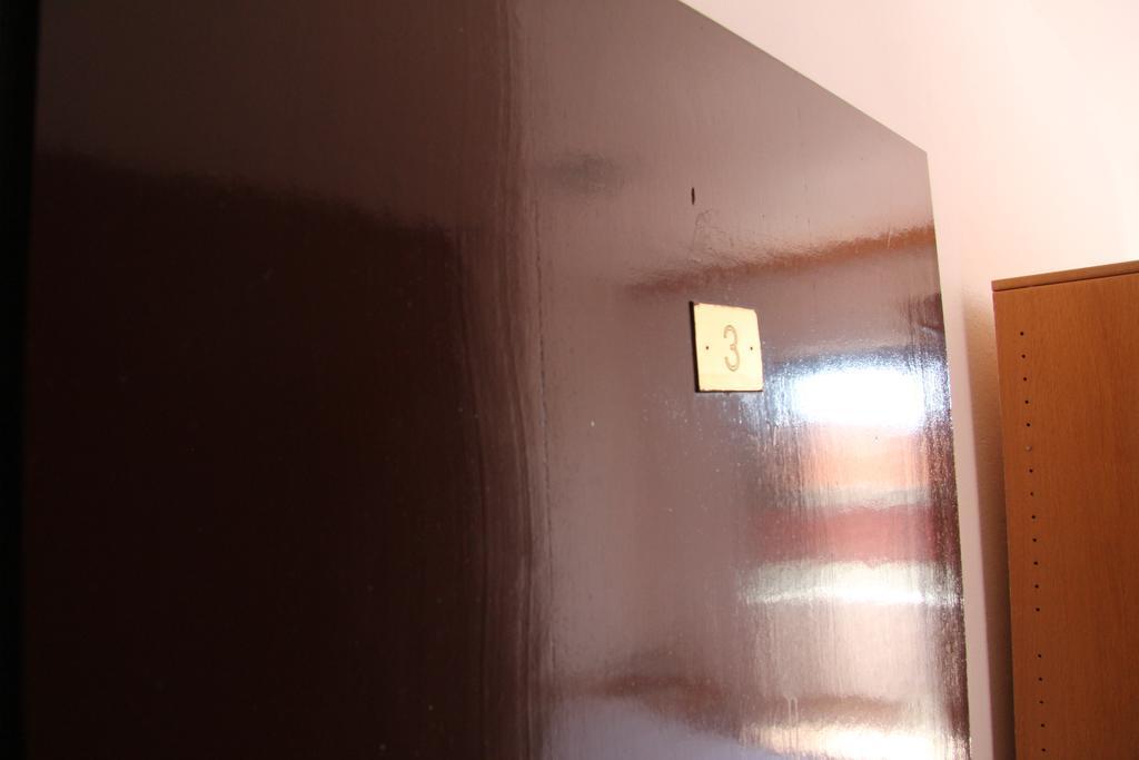 Novalja Guesthouse Economy Rooms Esterno foto