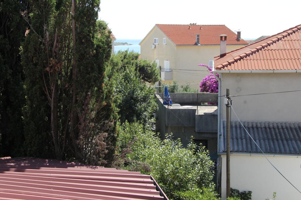 Novalja Guesthouse Economy Rooms Esterno foto
