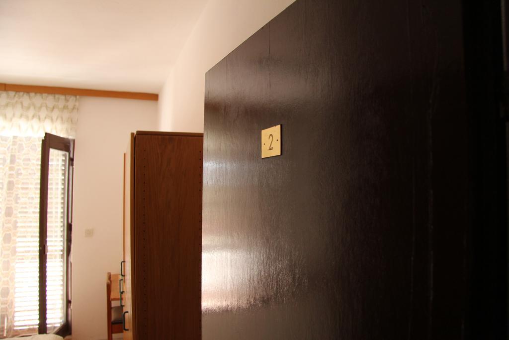Novalja Guesthouse Economy Rooms Esterno foto