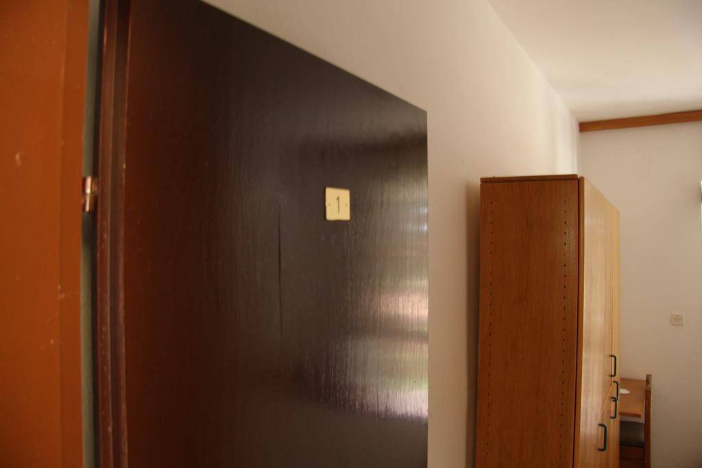 Novalja Guesthouse Economy Rooms Esterno foto