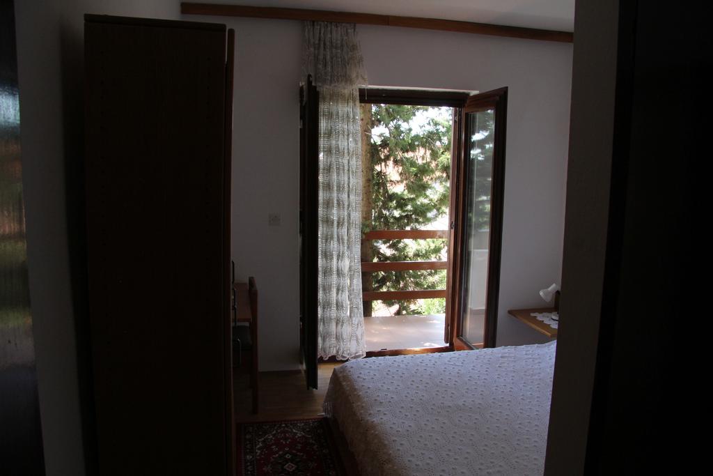 Novalja Guesthouse Economy Rooms Esterno foto