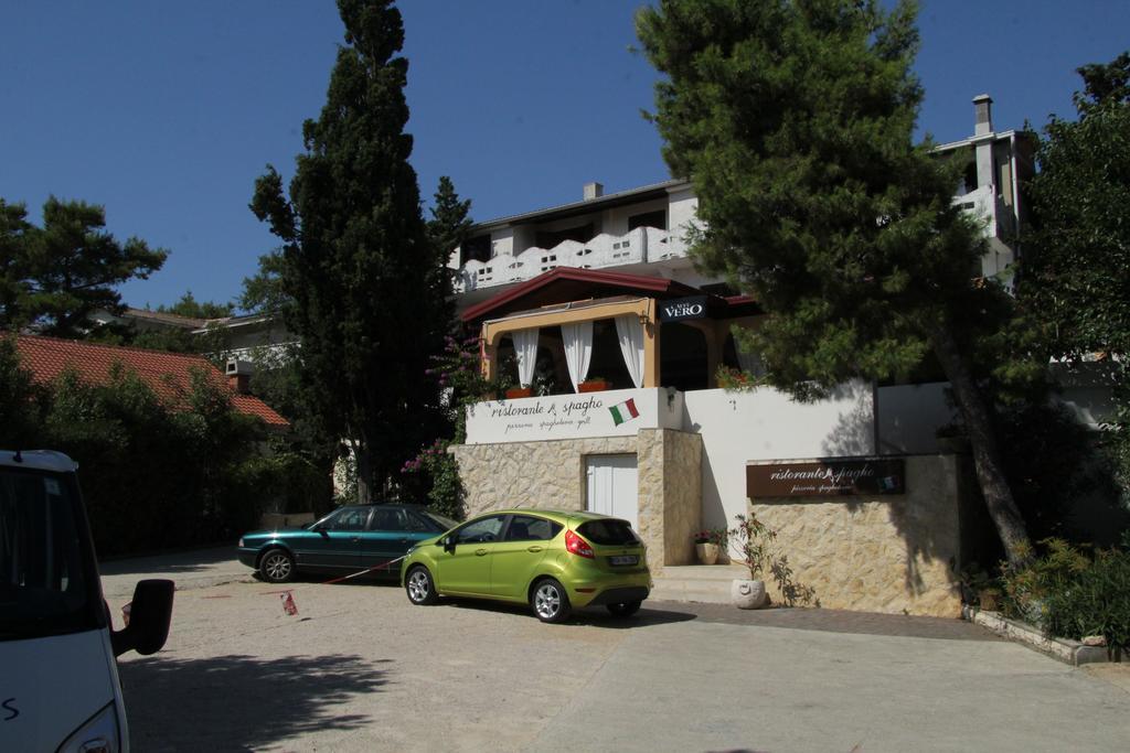 Novalja Guesthouse Economy Rooms Esterno foto